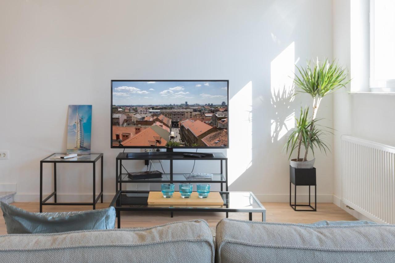 Design 2Bdr Apartment Near City Center Zagabria Esterno foto